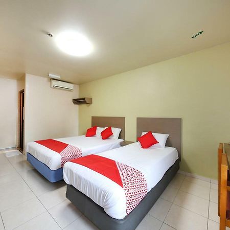 Oyo 434 Marbella Hotel Johor Bahru Exterior foto